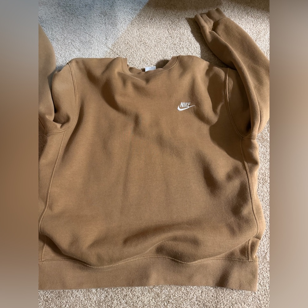 Nike Tan Crewneck Sweatshirt